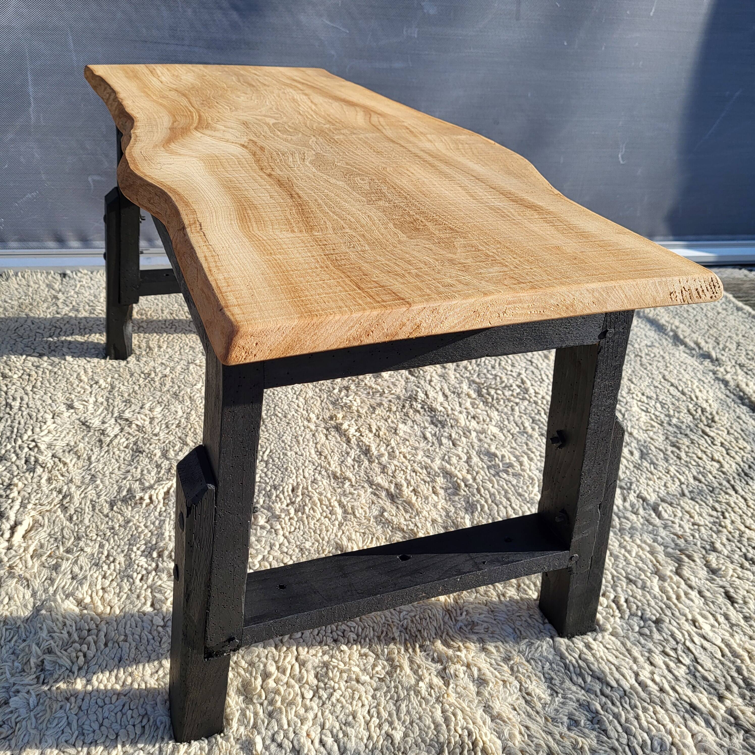 Bicolour coffee table in solid oak with 19th-century legs • Unique piece "Raw"