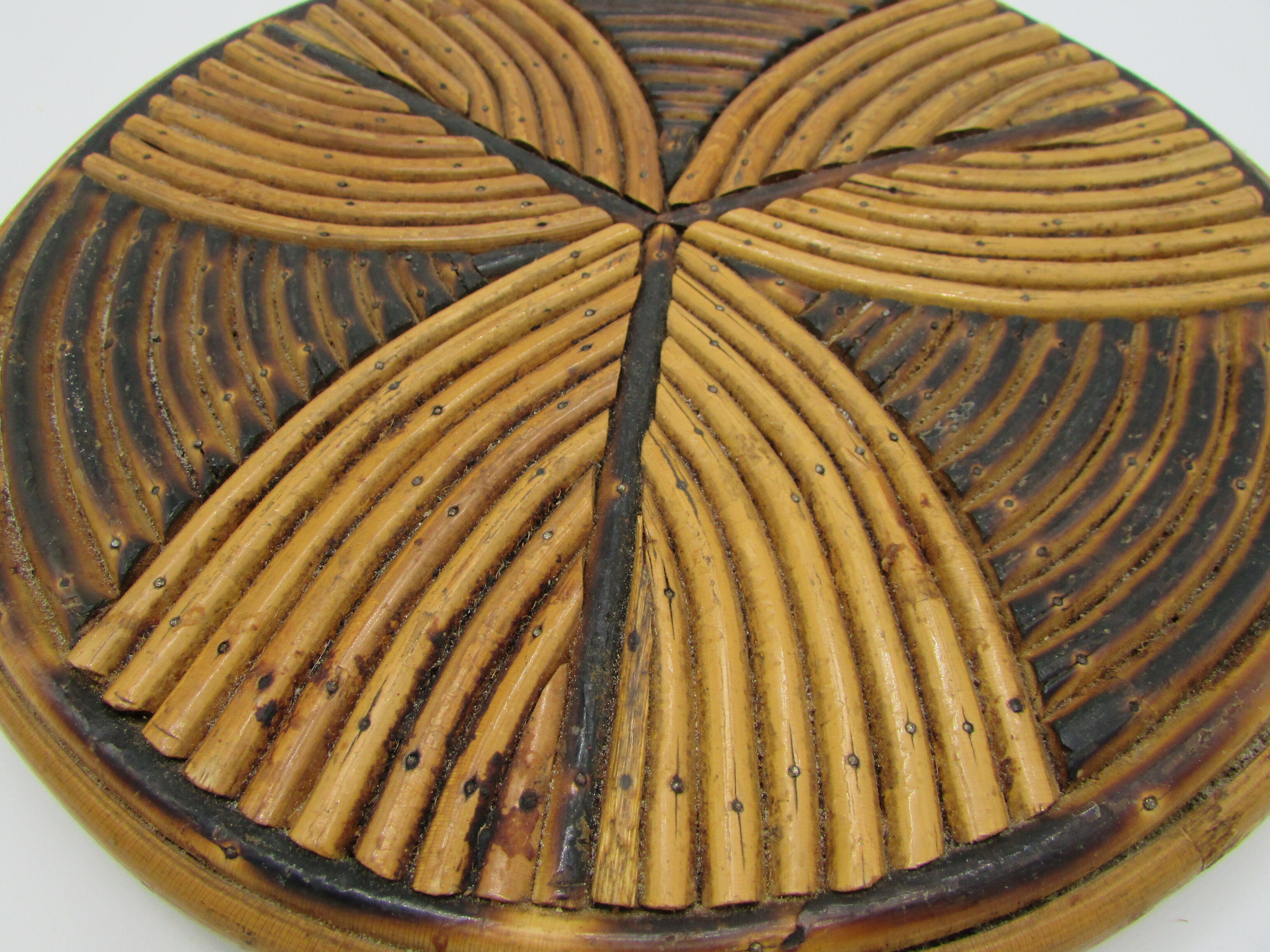 Vintage rattan dish table mat