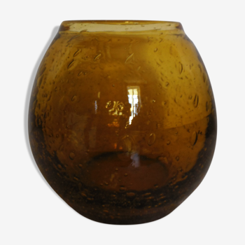 Vase boule ambré en verre soufflé et bullée