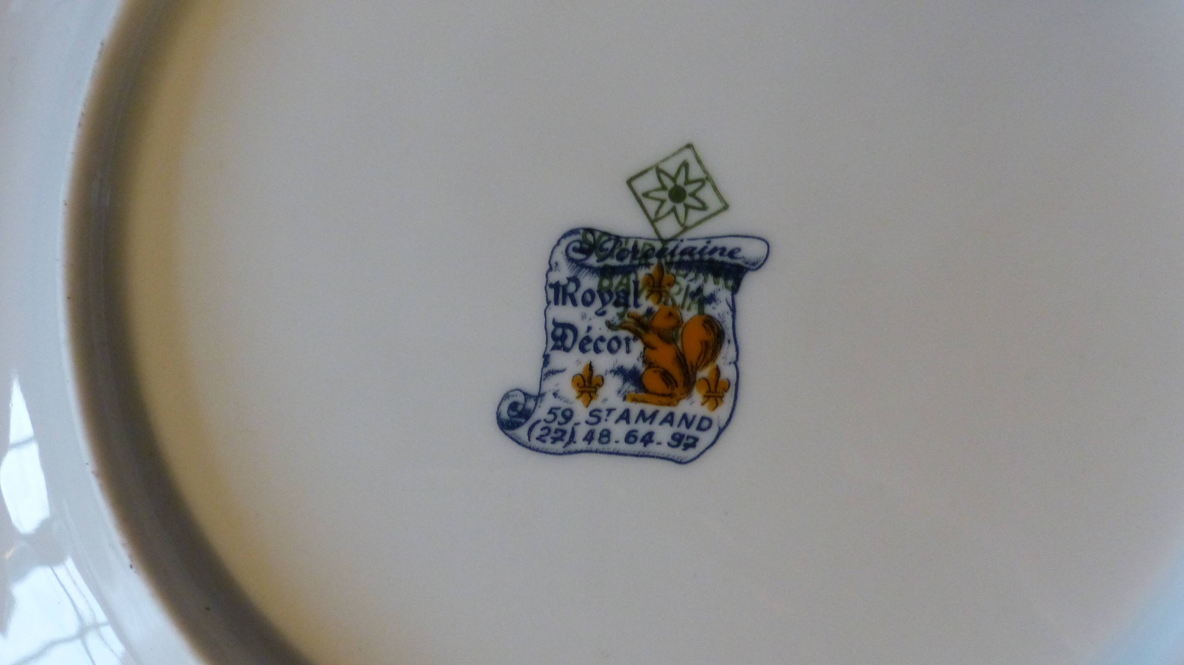 Lot d'assiettes à dessert