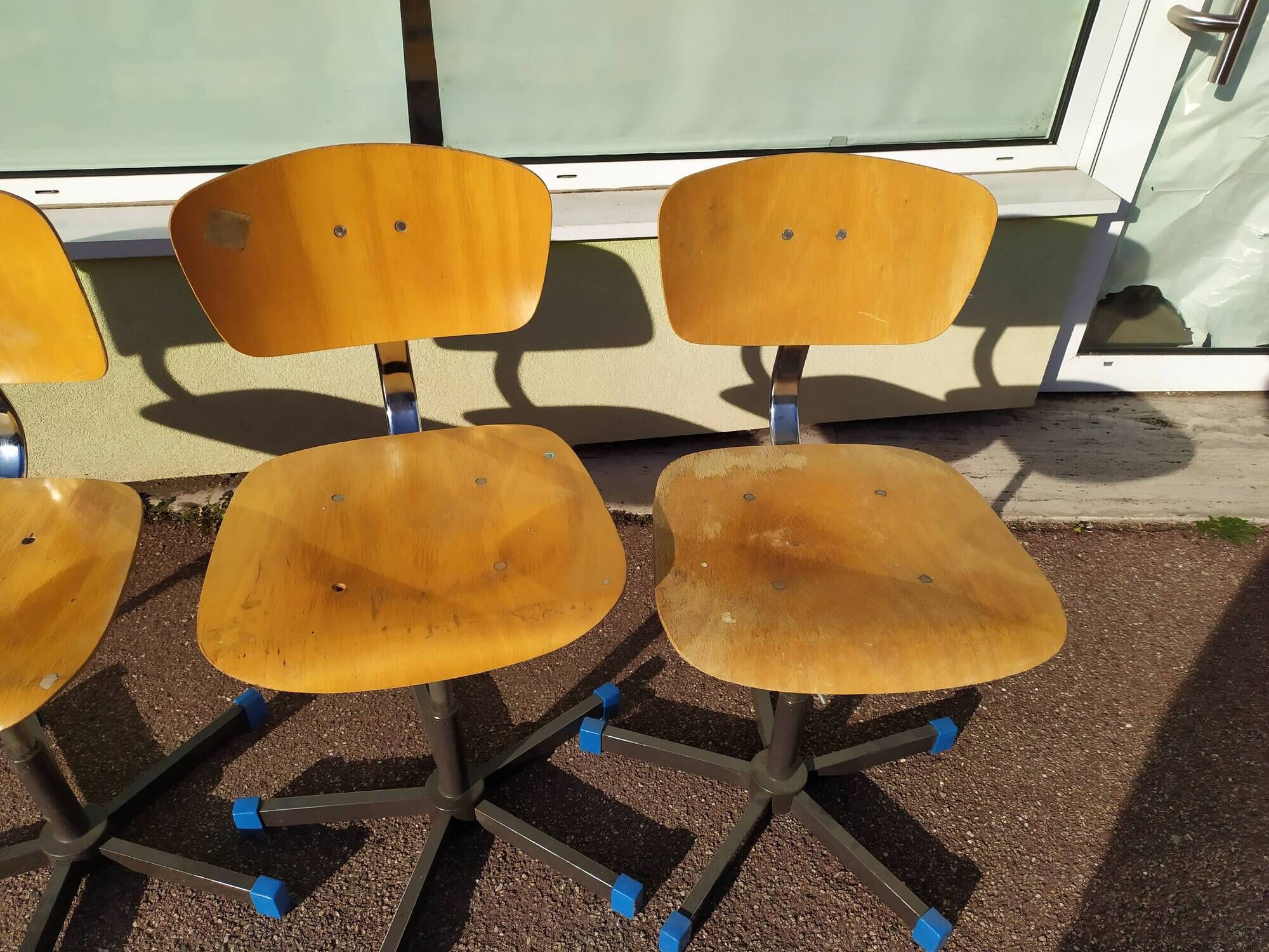 Set of 4 adjustable swivel sewing workshop chairs