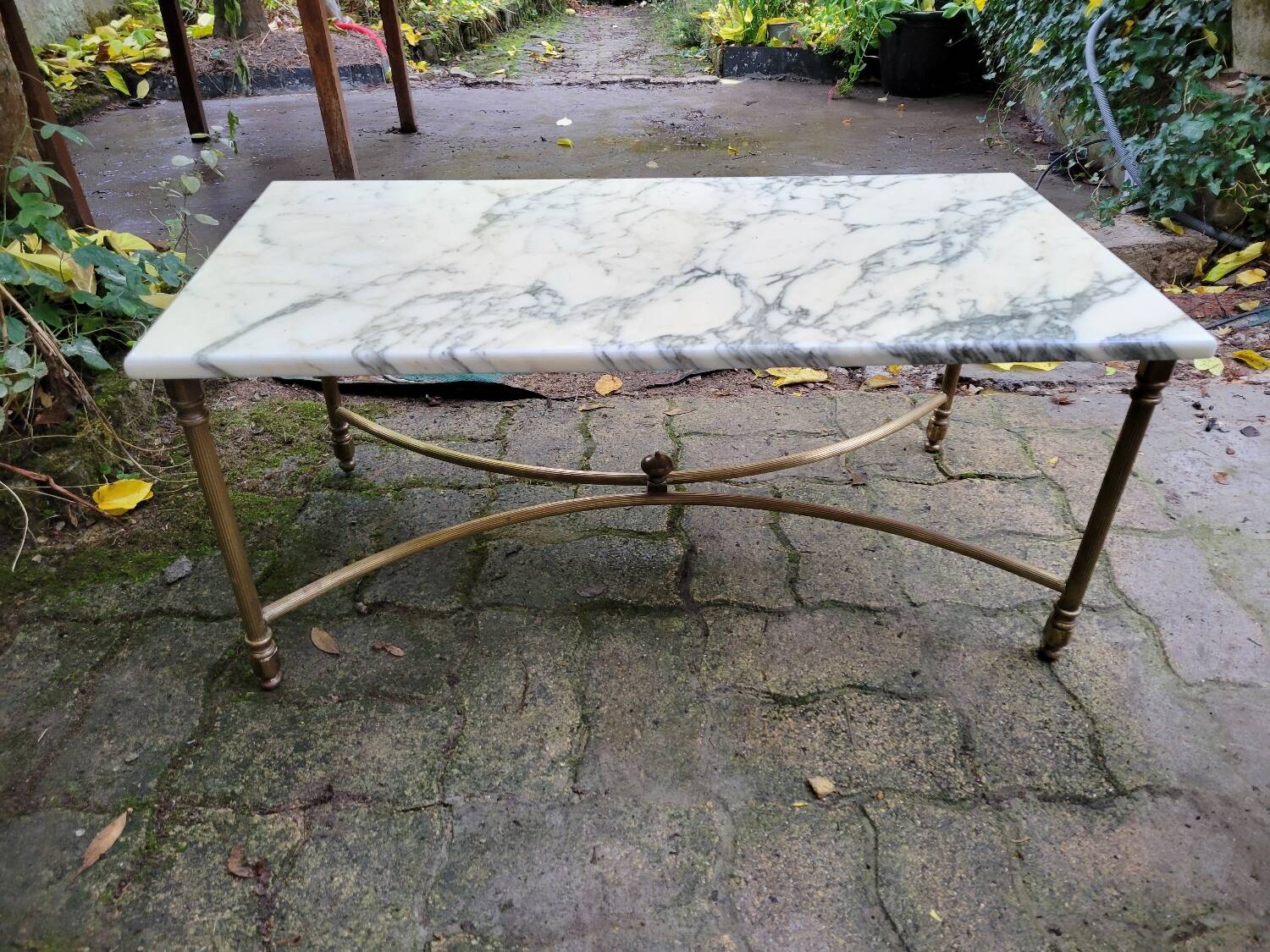 Marble and gilded bronze coffee table