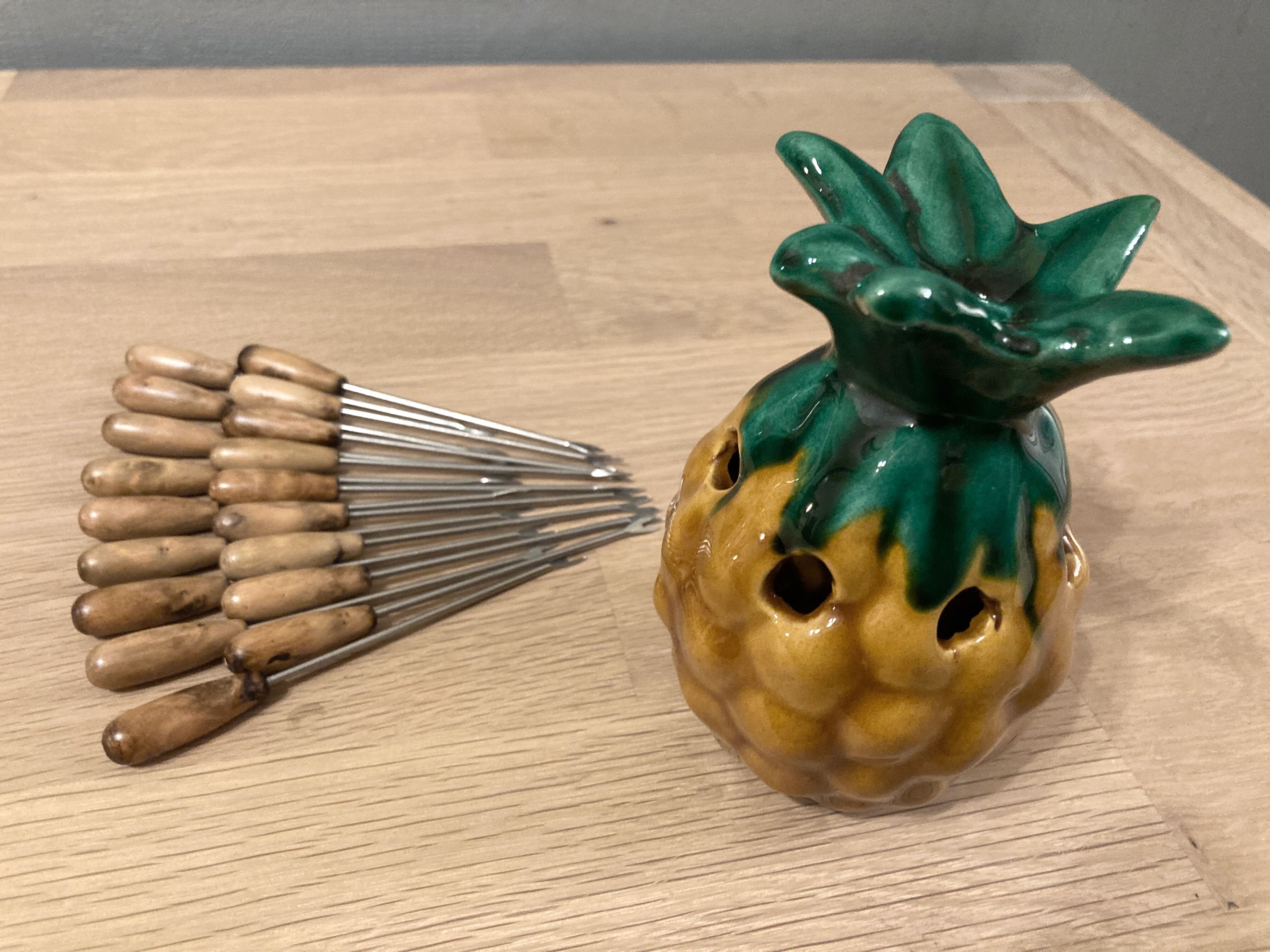 Vallauris Pineapple holder of vintage ceramic spades