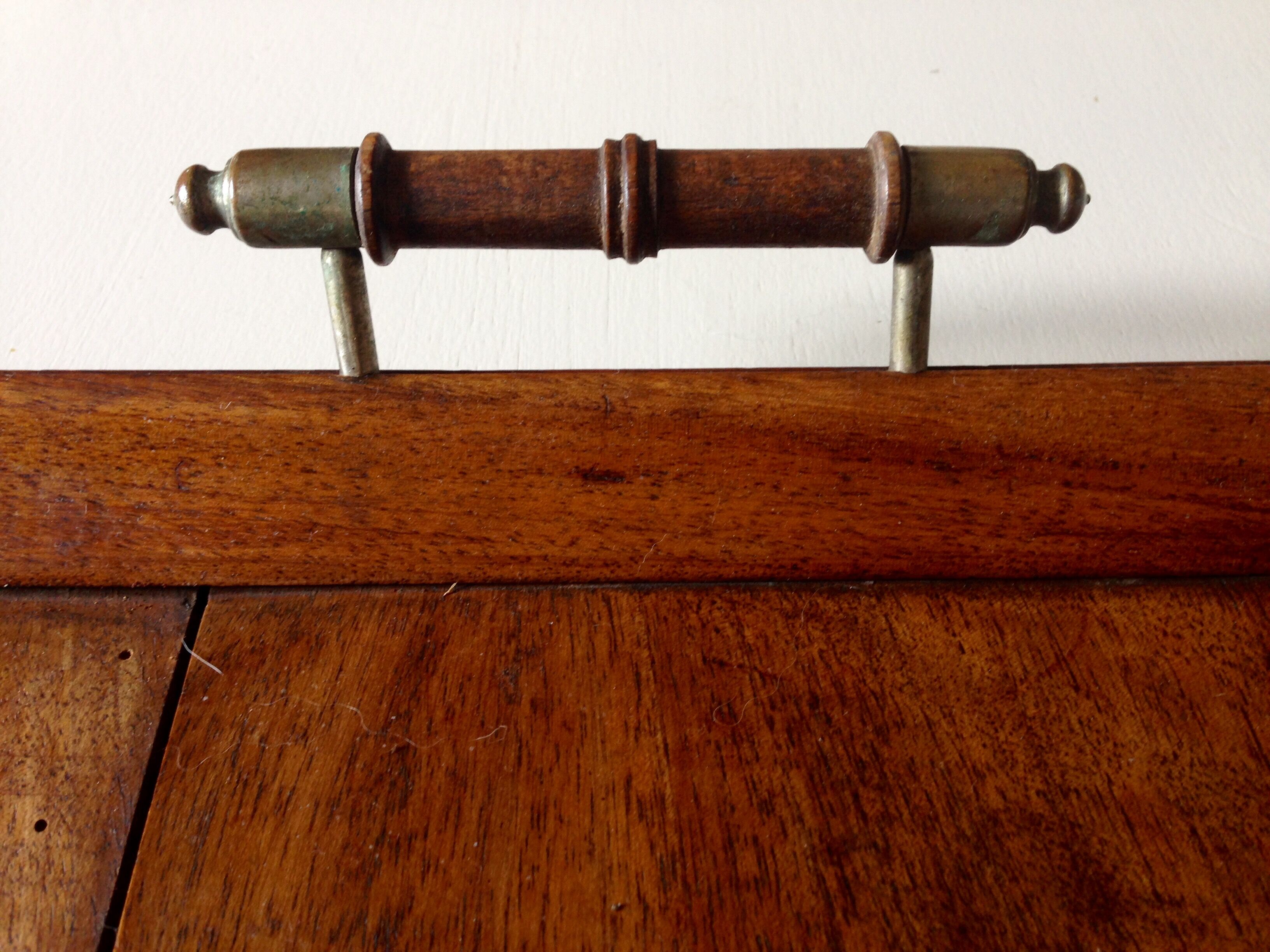 Tray in wood and brass