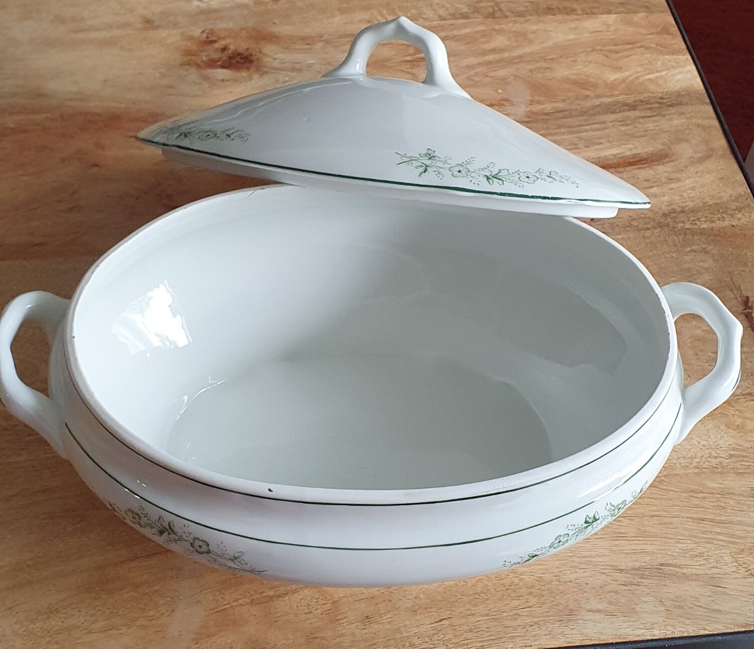 Ceramic tureen from Coimbra