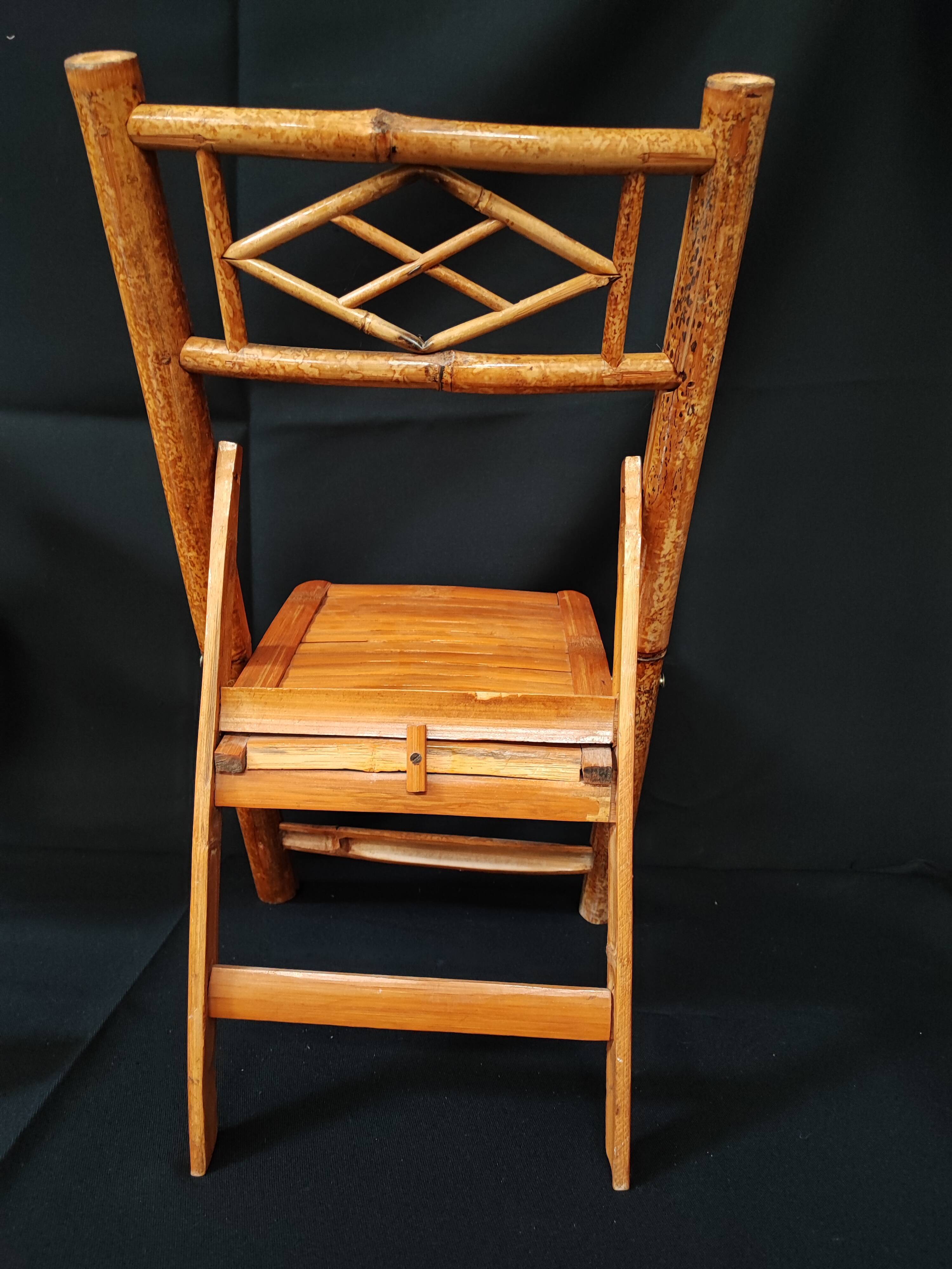 Folding bamboo chair for children