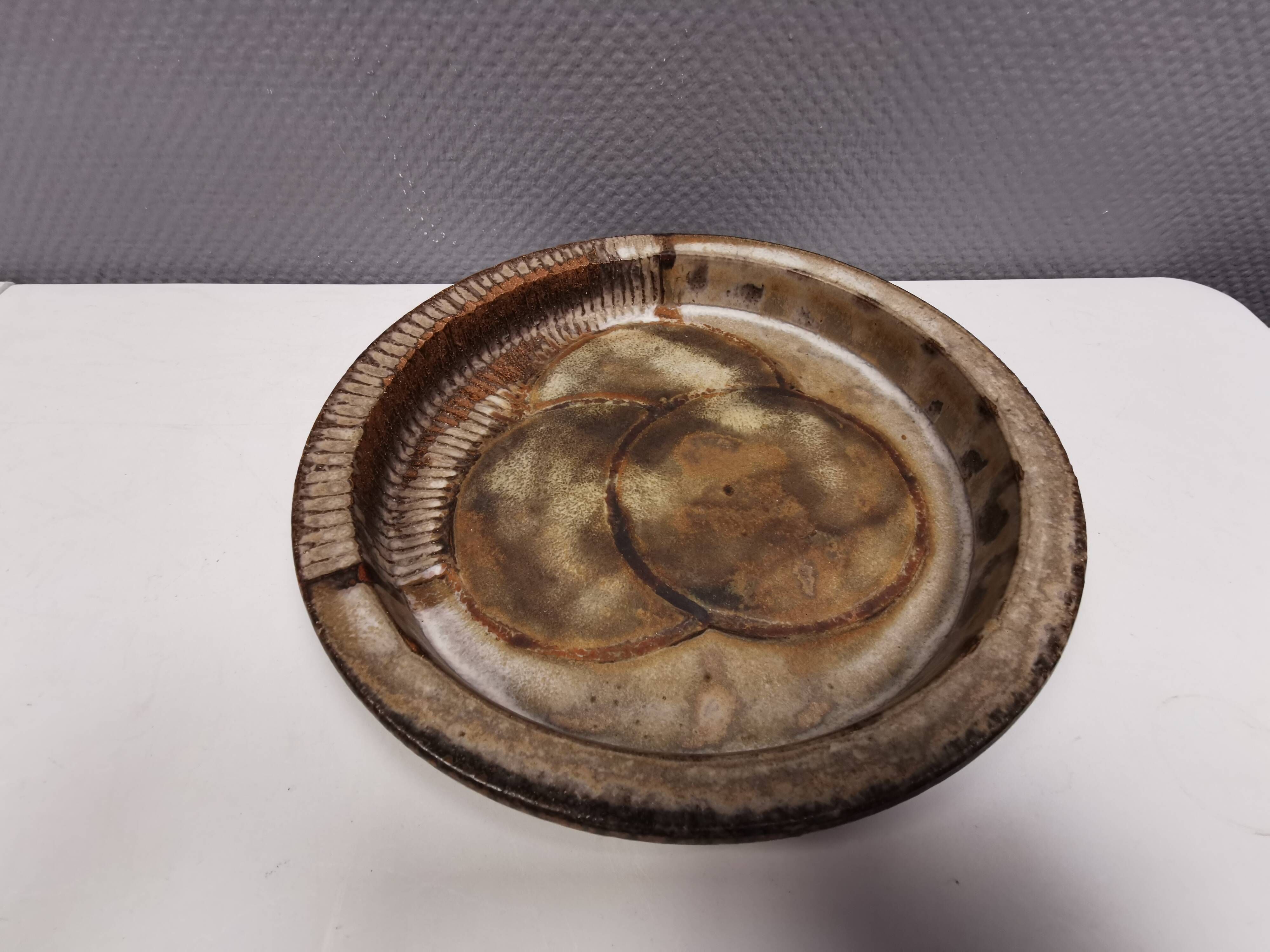 ceramic dish by Axel Larsen for his own company Axella Denmark 1970s.