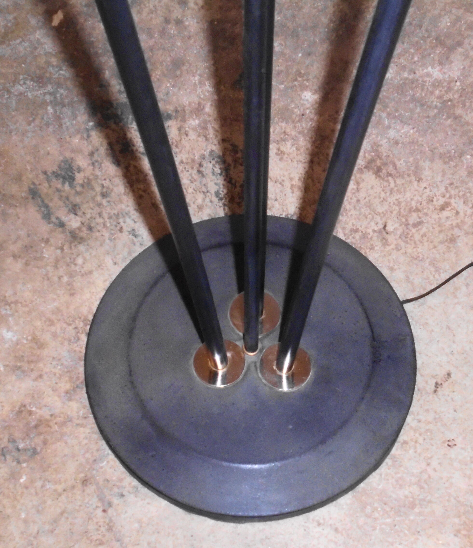 3-arm lamppost from the 1950s