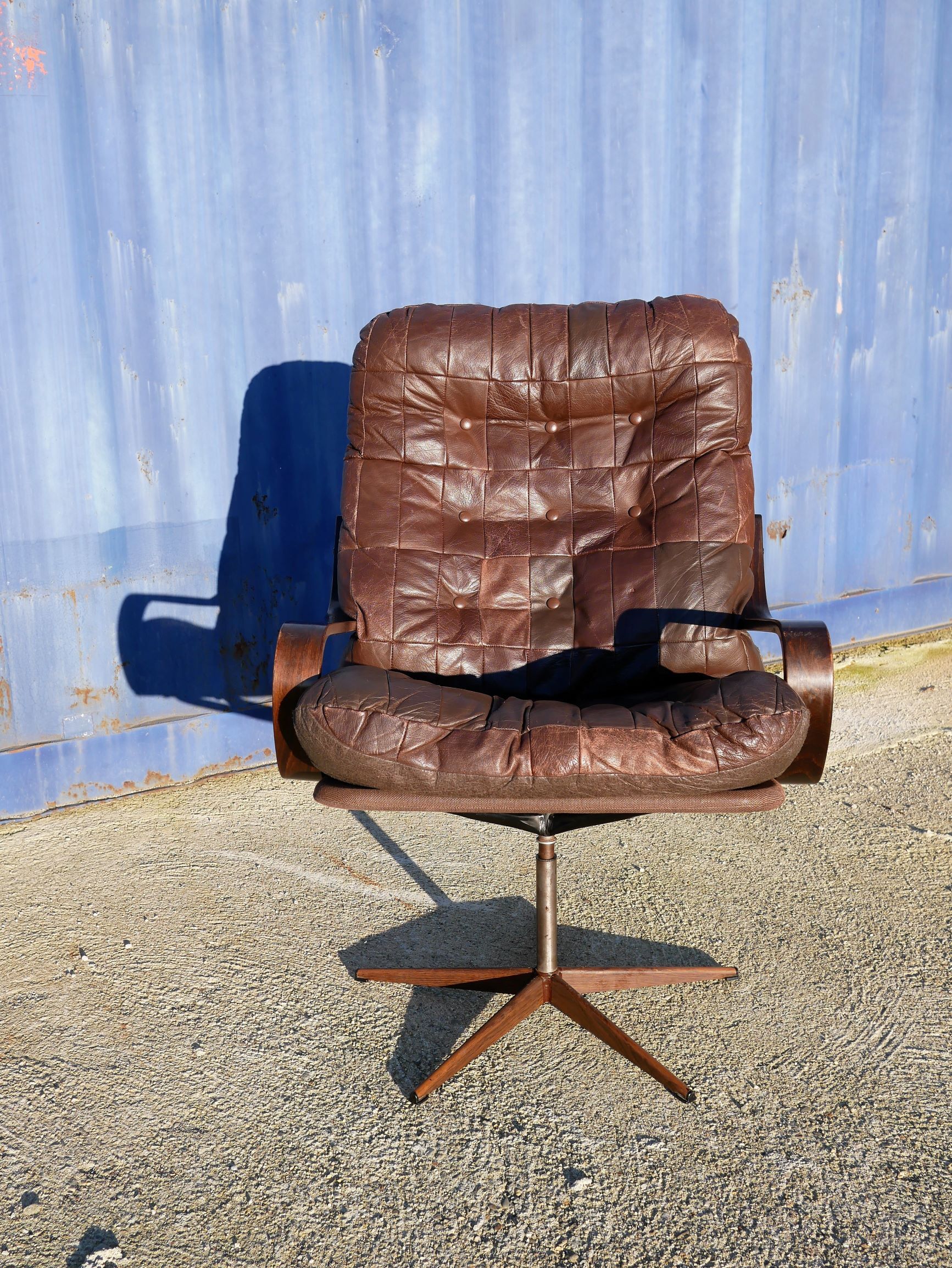Armchair swivel vintage leather, wood and metal