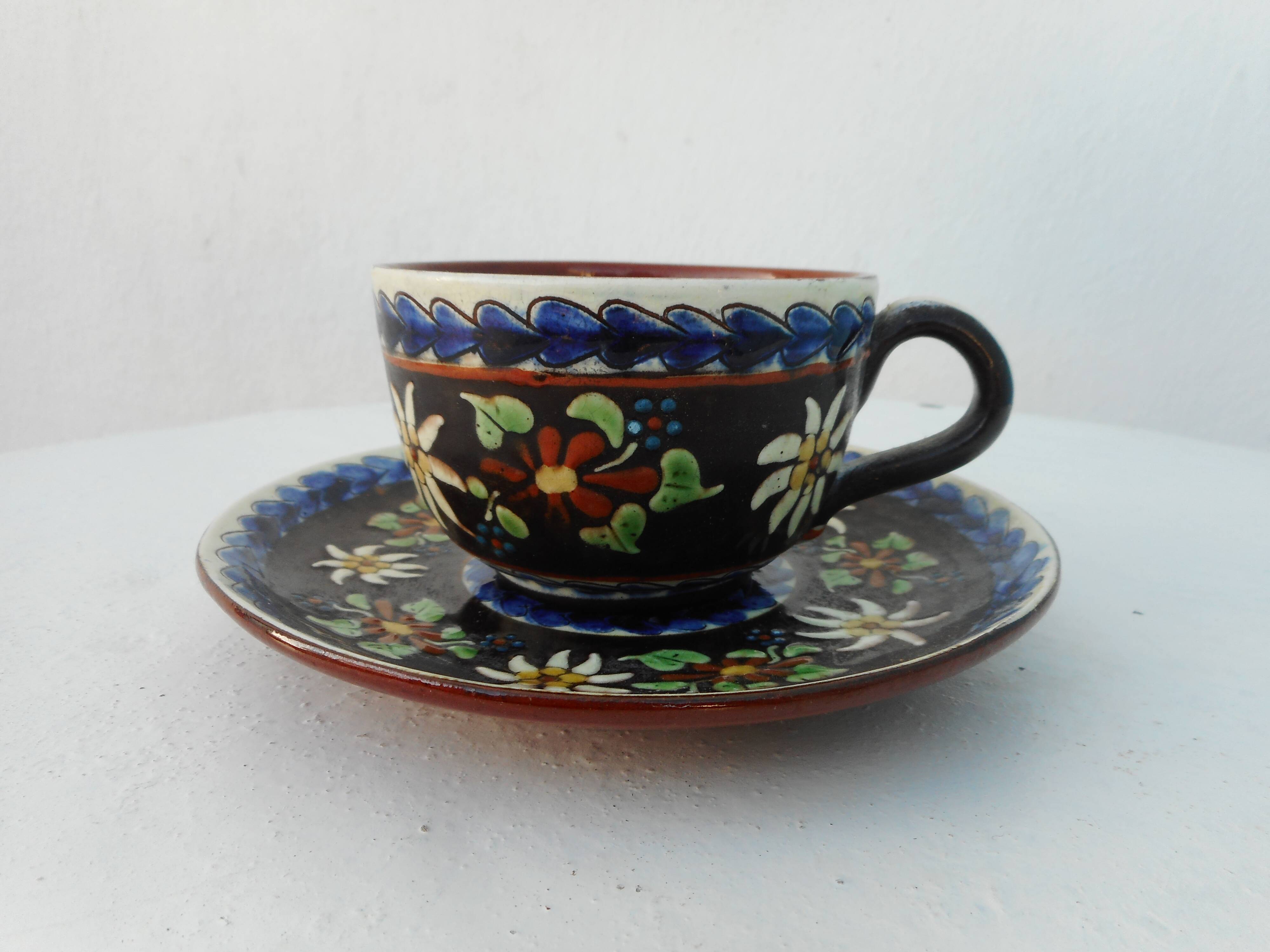 Ceramic cup and undercup