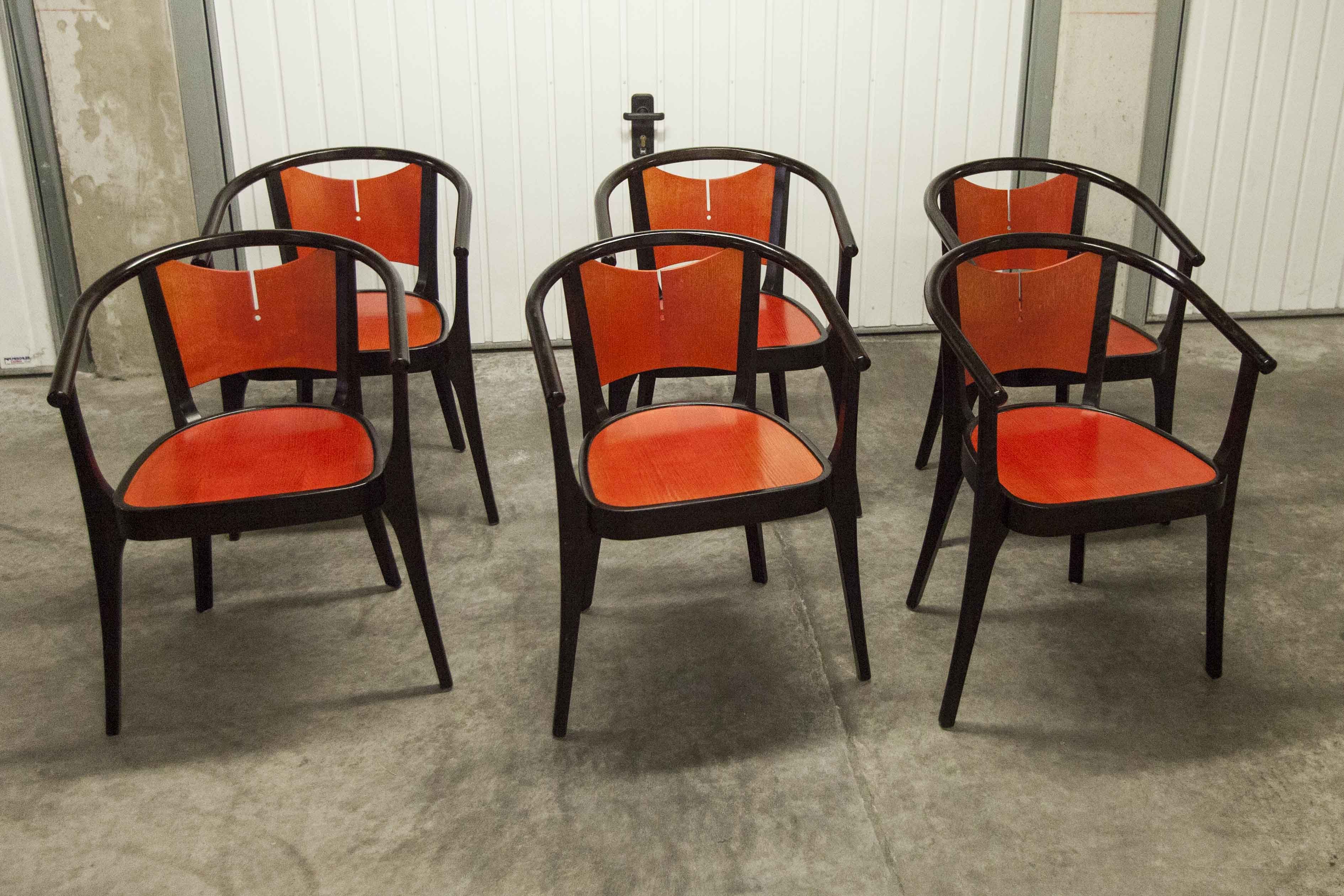Table and 6 armchairs Baumann Diese, design Pagnon Pelhaître, Wenge color and red,