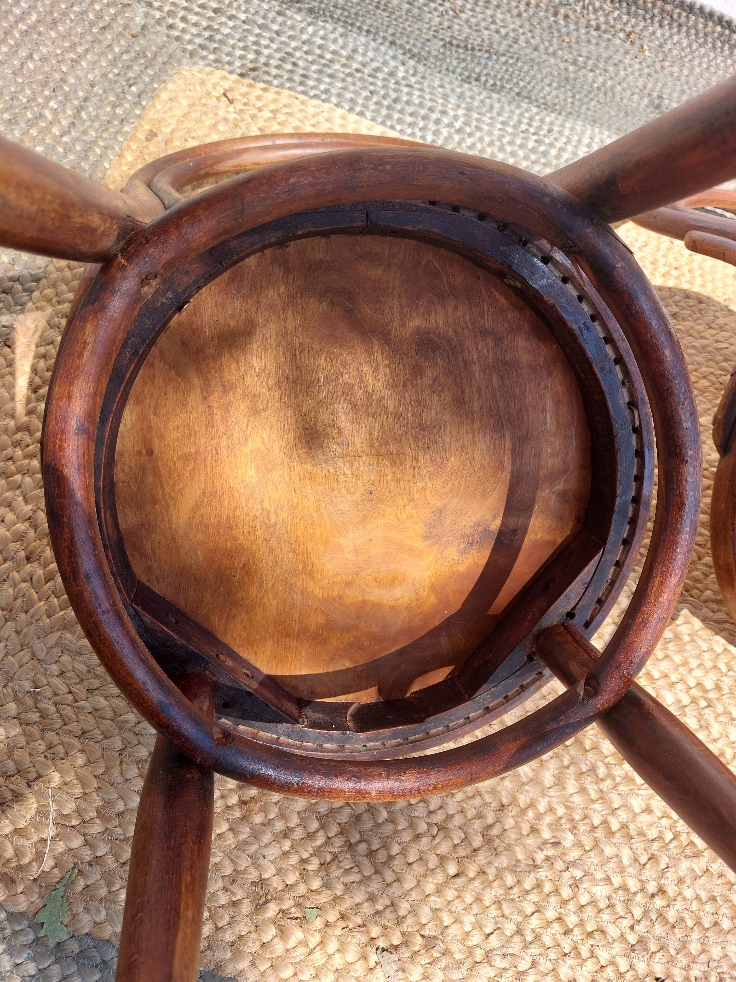 4 curved wooden bistro chairs