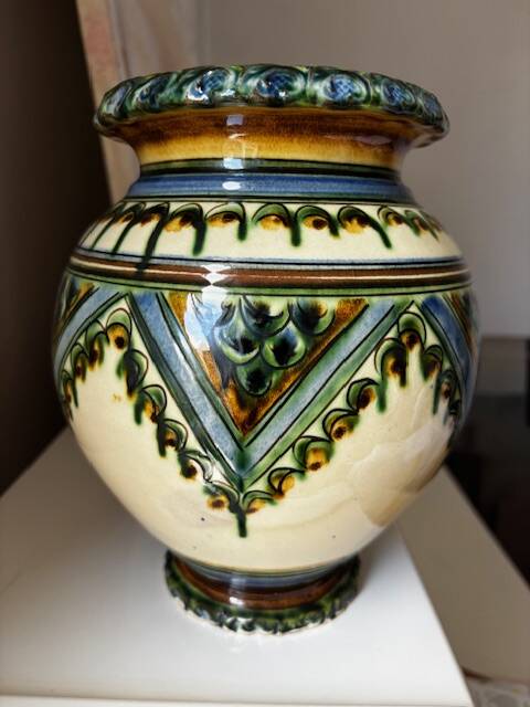 Vase select signed but signature illegible