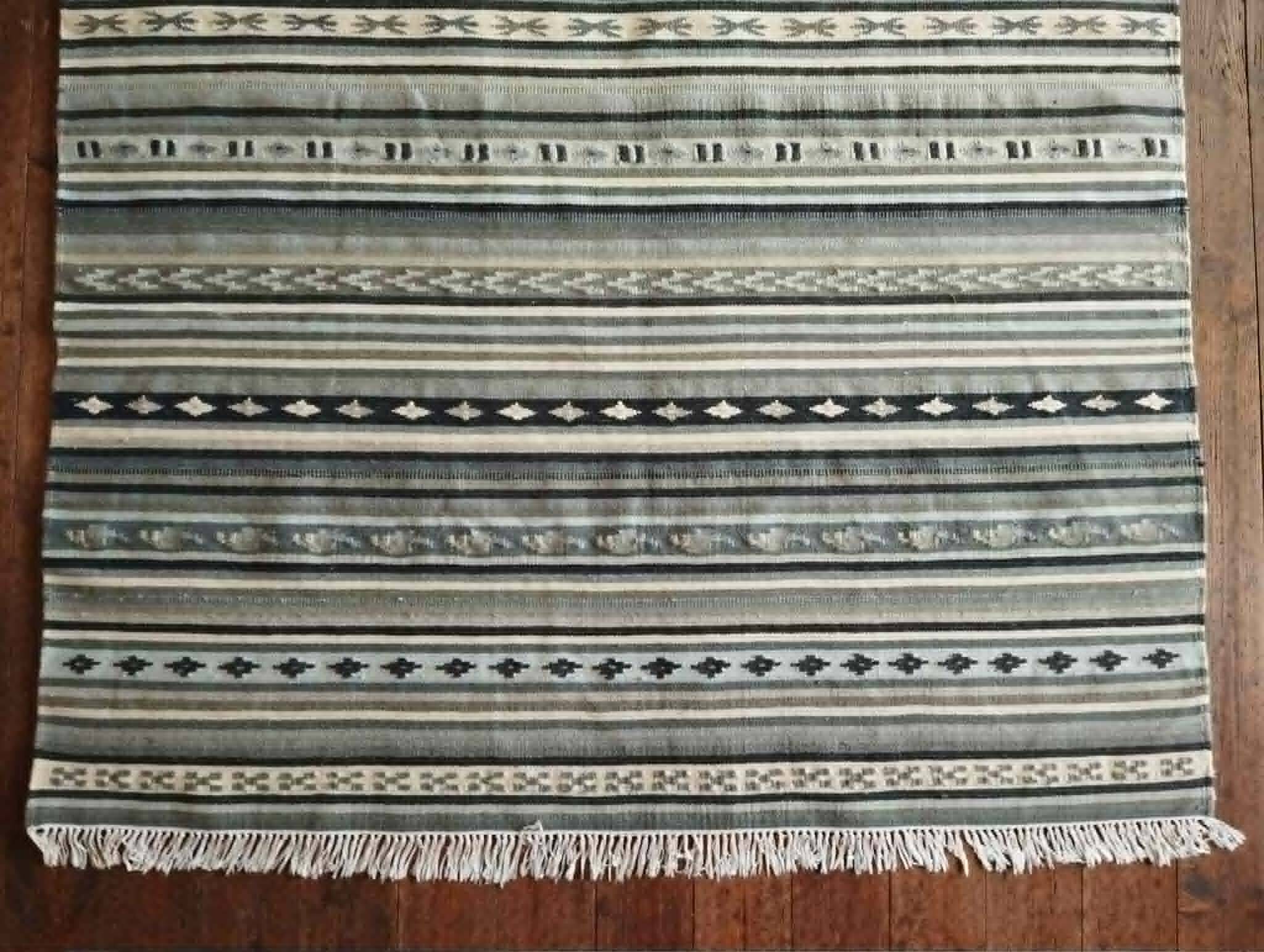 Kilim Kattrup Indien fait main 200x137cm