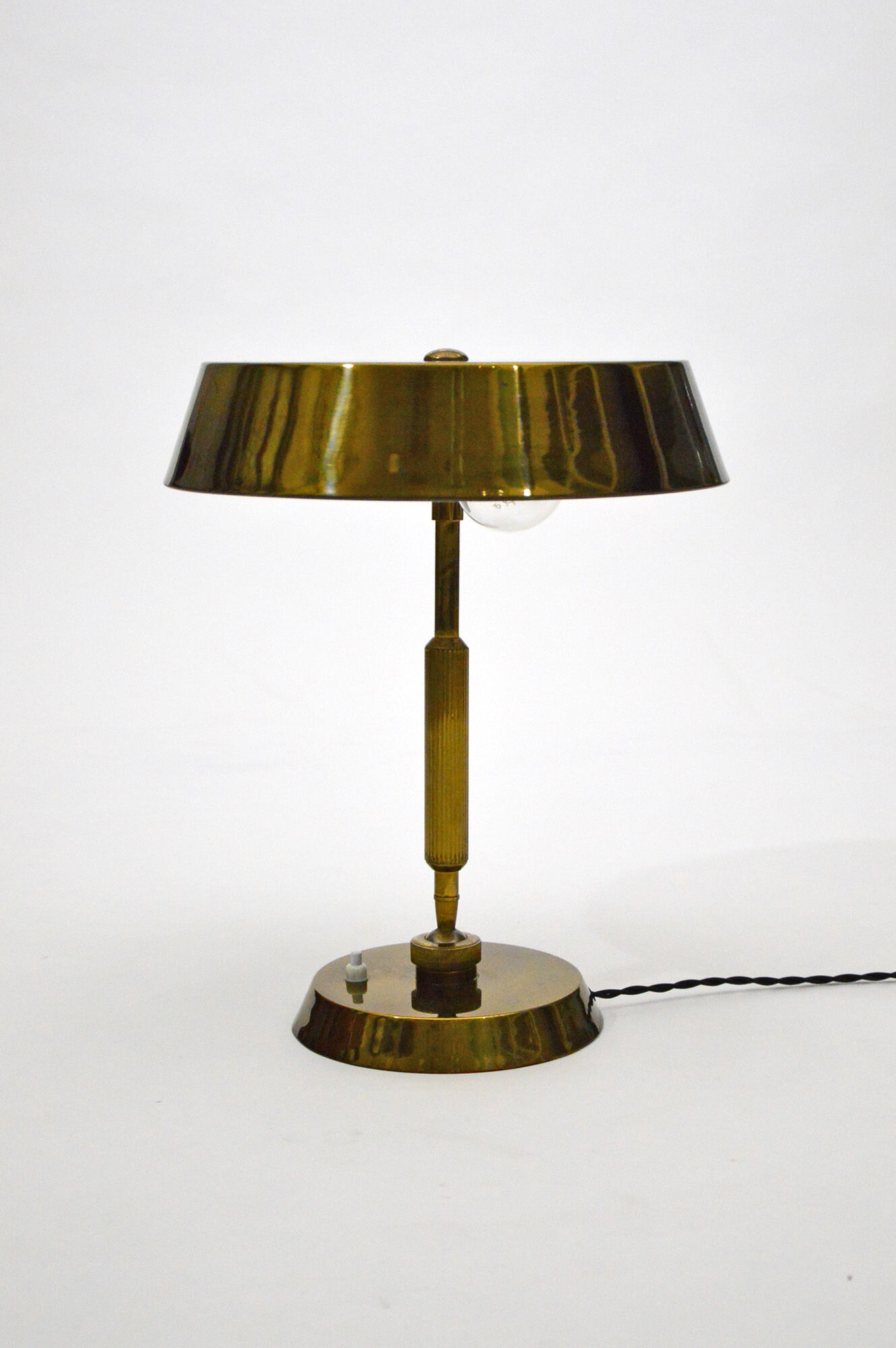 Lampe de bureau en laiton italienne vintage des années 1950 attribuée à Stilnovo