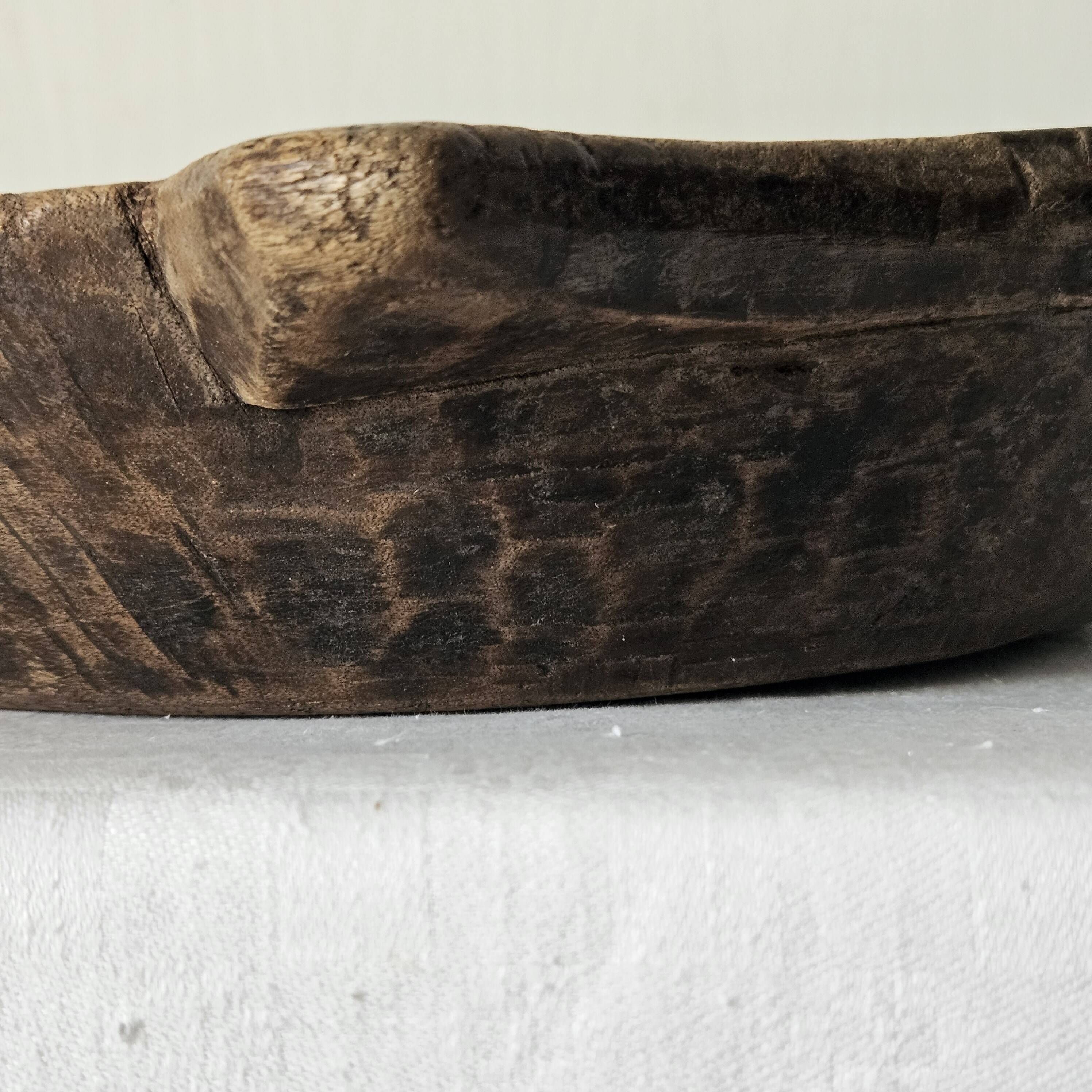 Antique wooden dish "Parat" India early 20th century