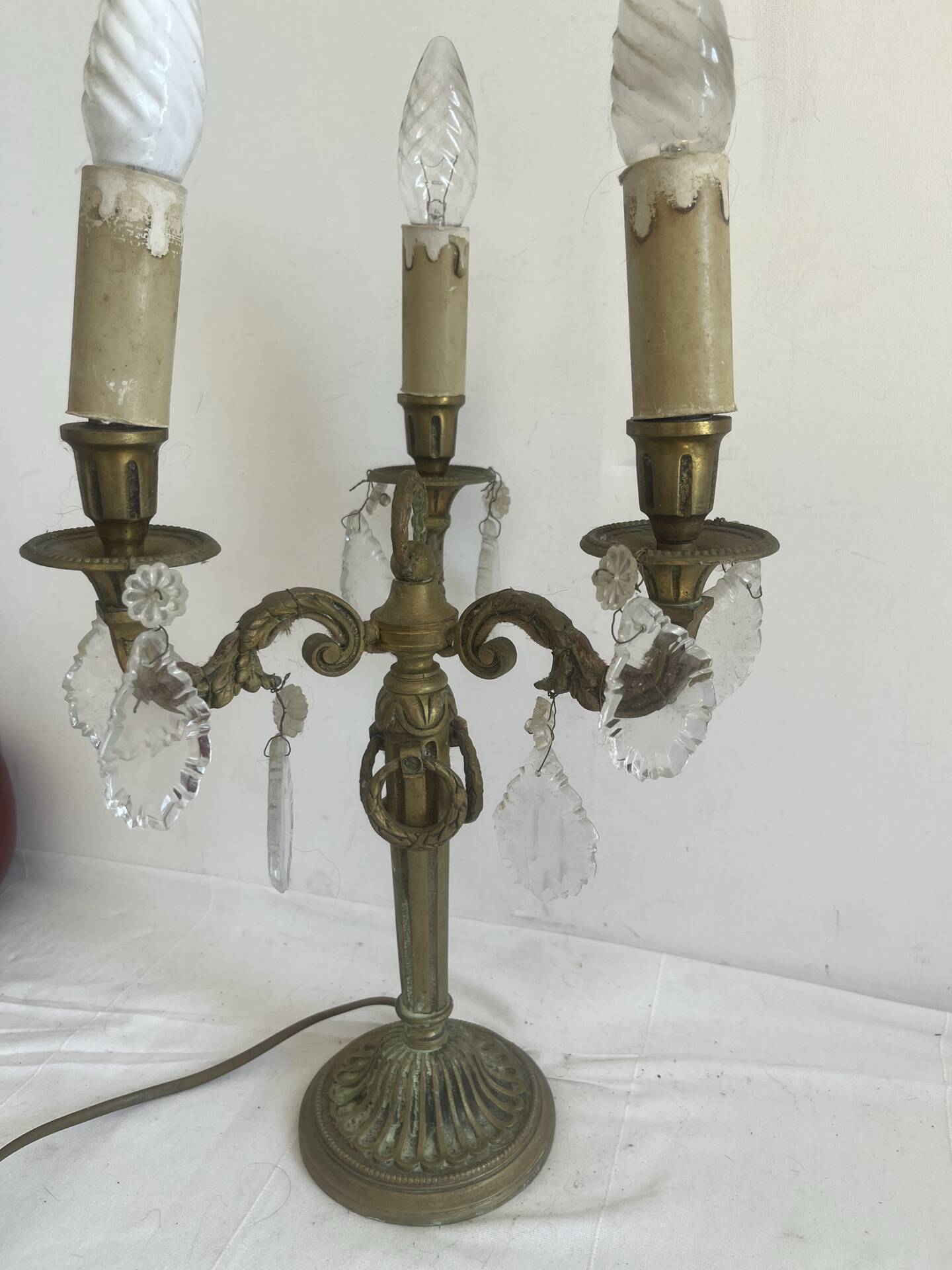 Bronze three-light girandole table lamp