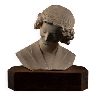 Buste en plâtre de l'ange au sourire de la cathédrale de Reims avec socle