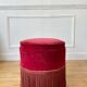 Pouf en velours rouge