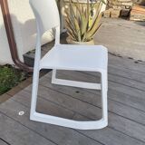Vitra Tip Ton chair in white – design by Barber & Osgerby