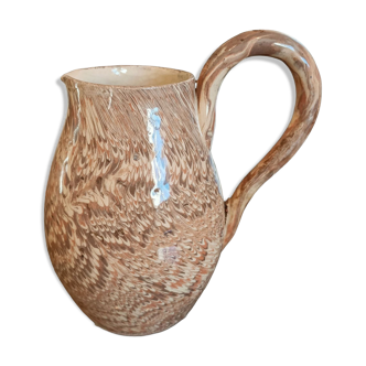Pitcher in mixed earth of Apt