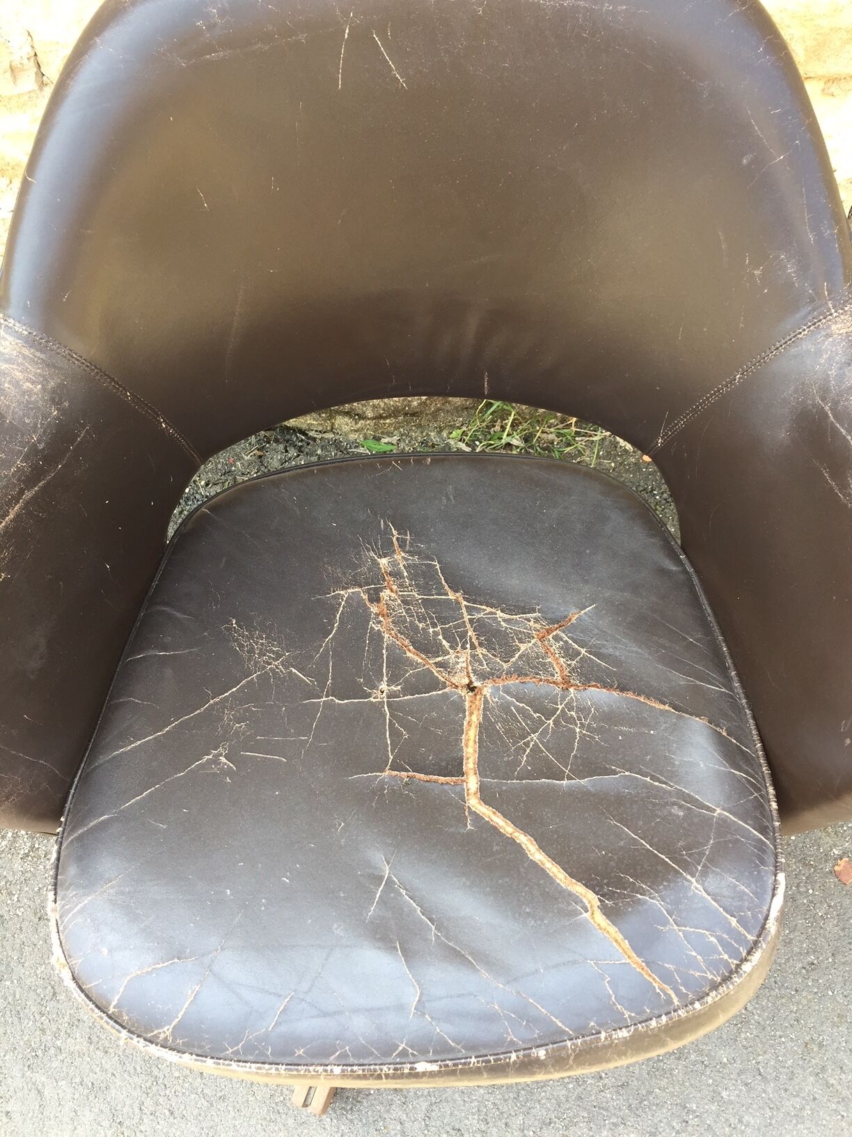 Executive armchair by Eero Saarinen for Knoll