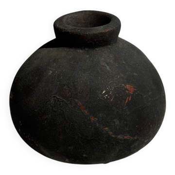 Minuscule black round pot in Indonesian terracotta H7 D7