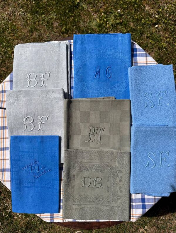 Serviettes Anciennes Dépareillées Teintées - lot de 8  - Monogrammes Brodés