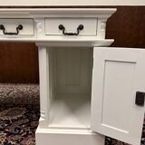 Classic English White Chesterfield Desk