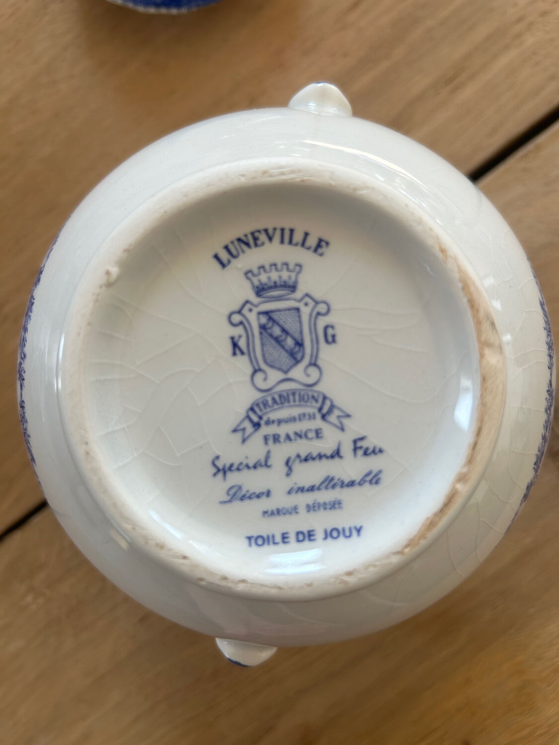 Sugar bowl in faience Toile de Jouy from Lunéville