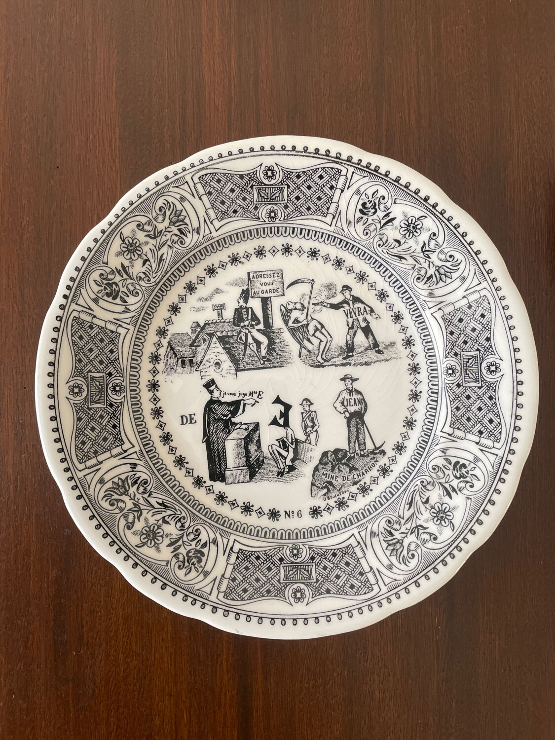 Set of 9 plates Gien "rebus".