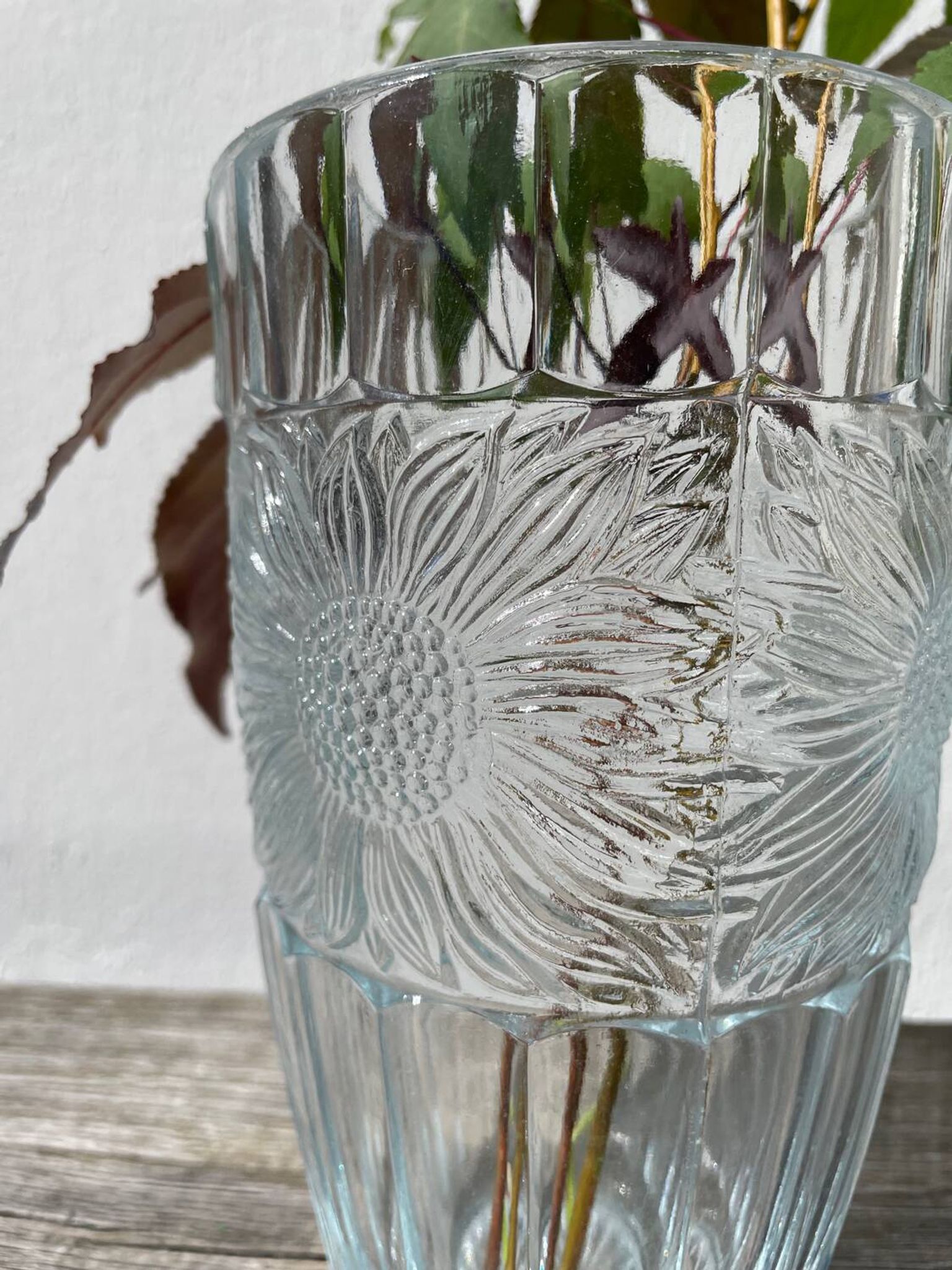 Glass sunflower vase 1990