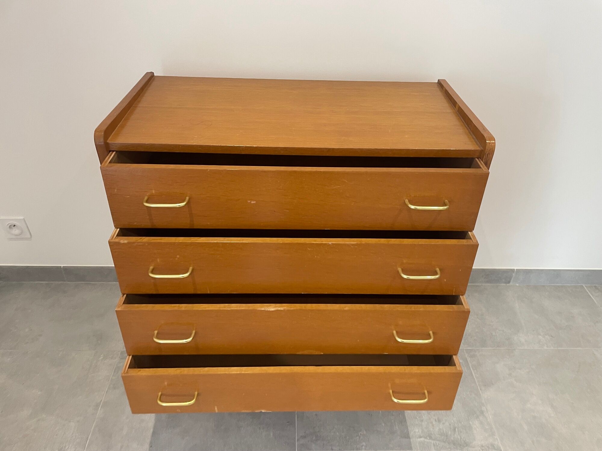 Chest of drawers 4 drawers vintage 1970 to restore