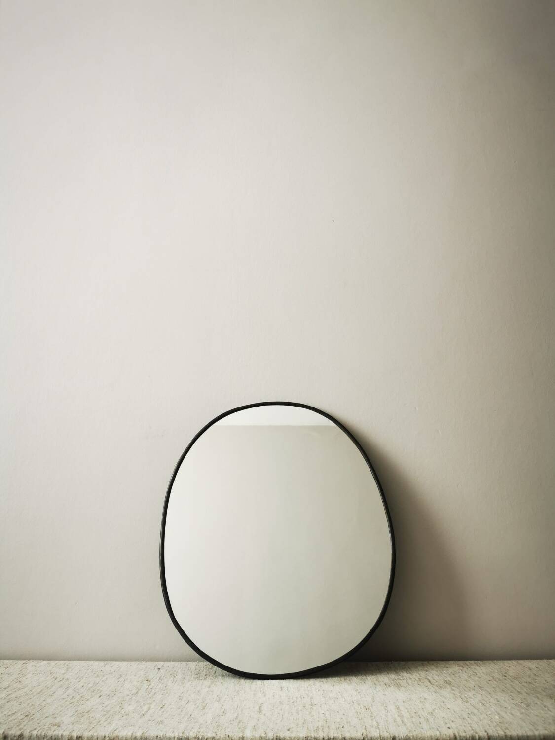 Charcoal brass mirror 41 cm