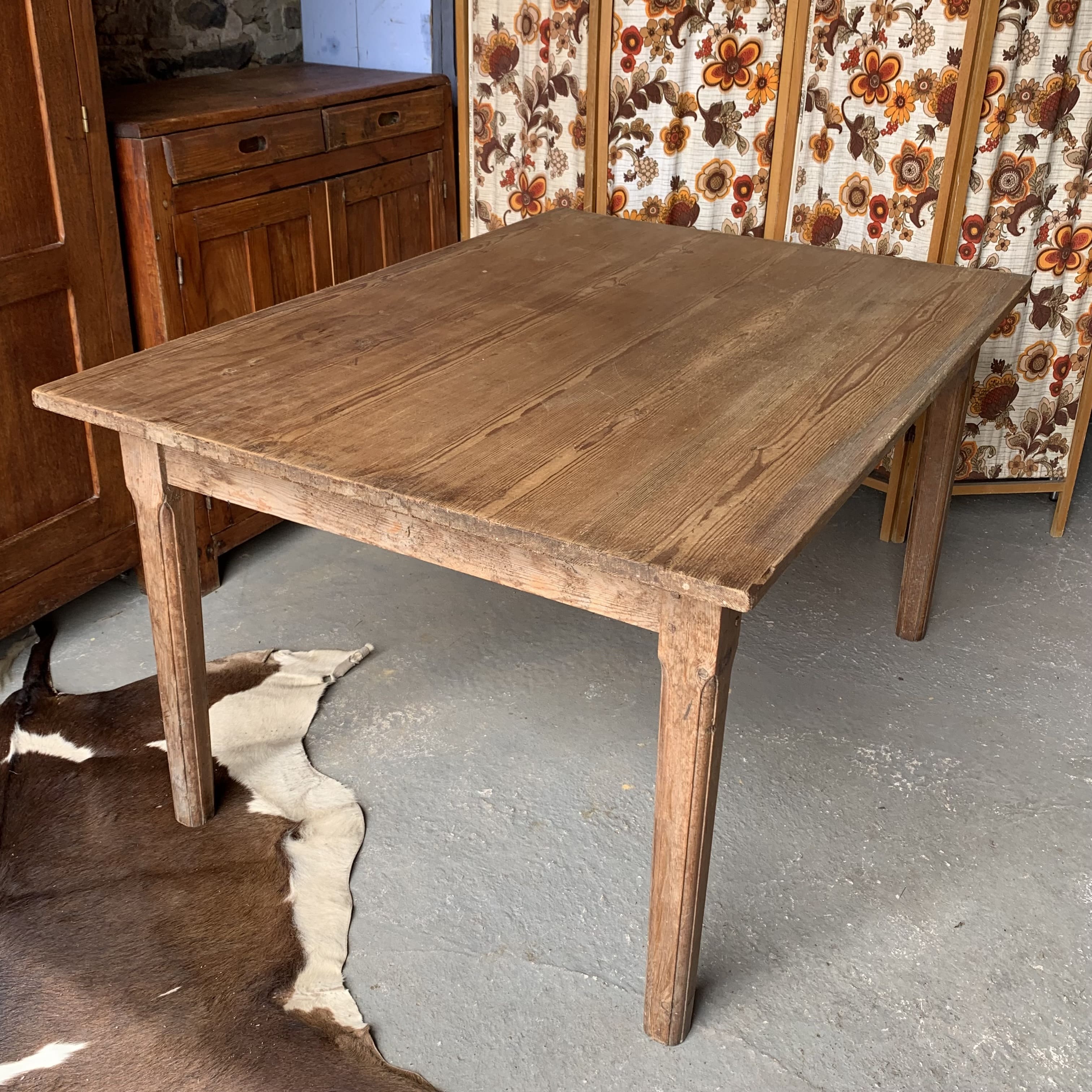 Old rectangular table - 1M40 - 2 drawers