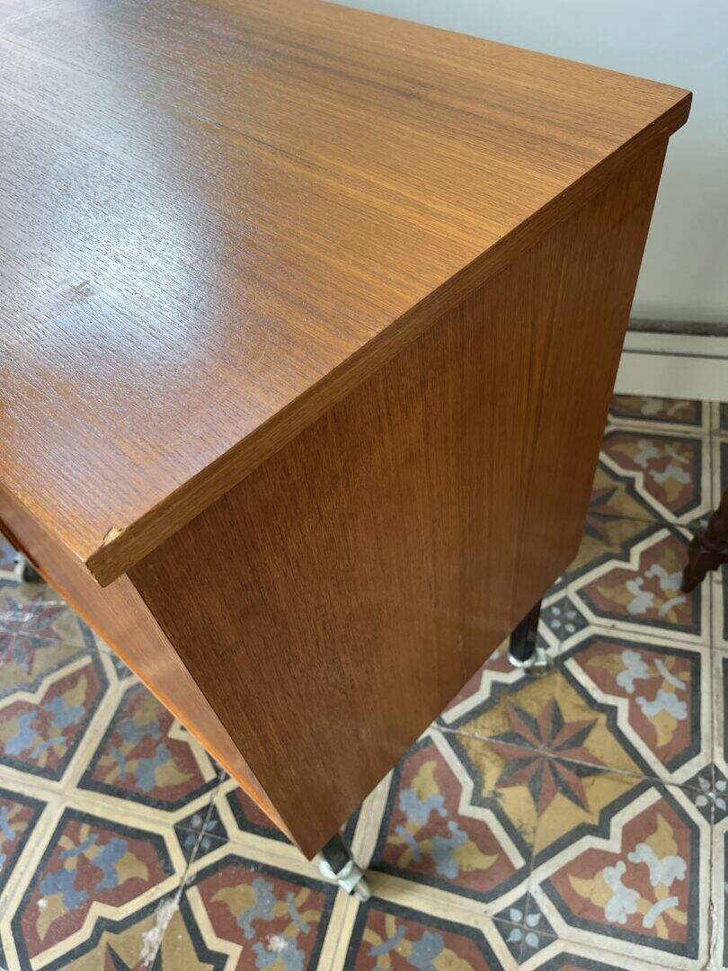 Vintage chest of drawers