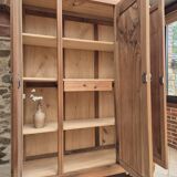 Armoire parisienne