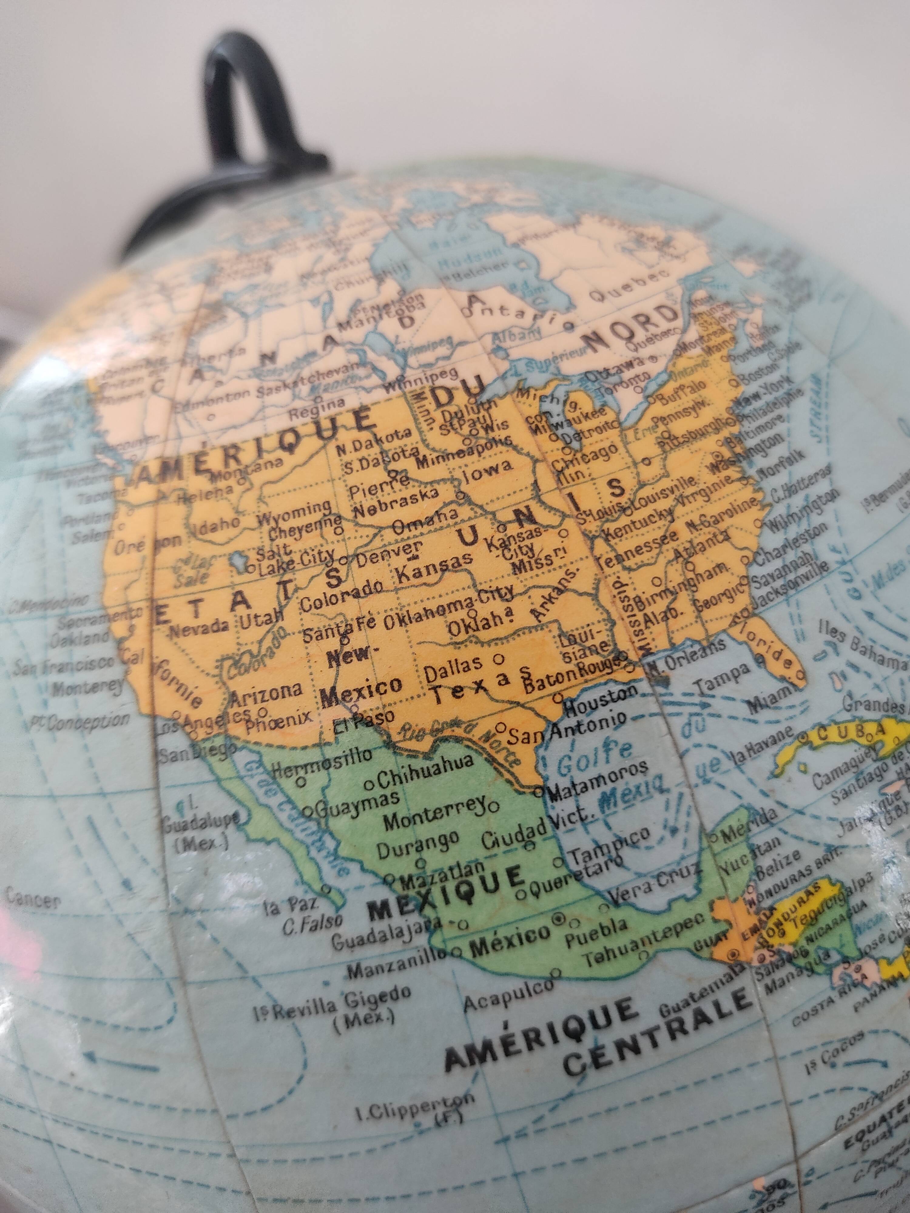 World. terrestrial Girard and Barrère tripod year 60