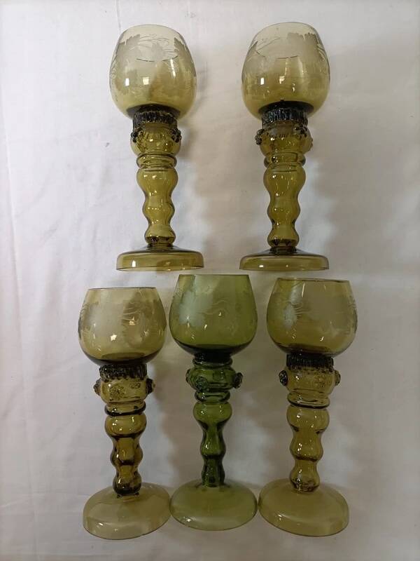 5 green crystal Roemer wine glasses, 19th century vintage in crystal.