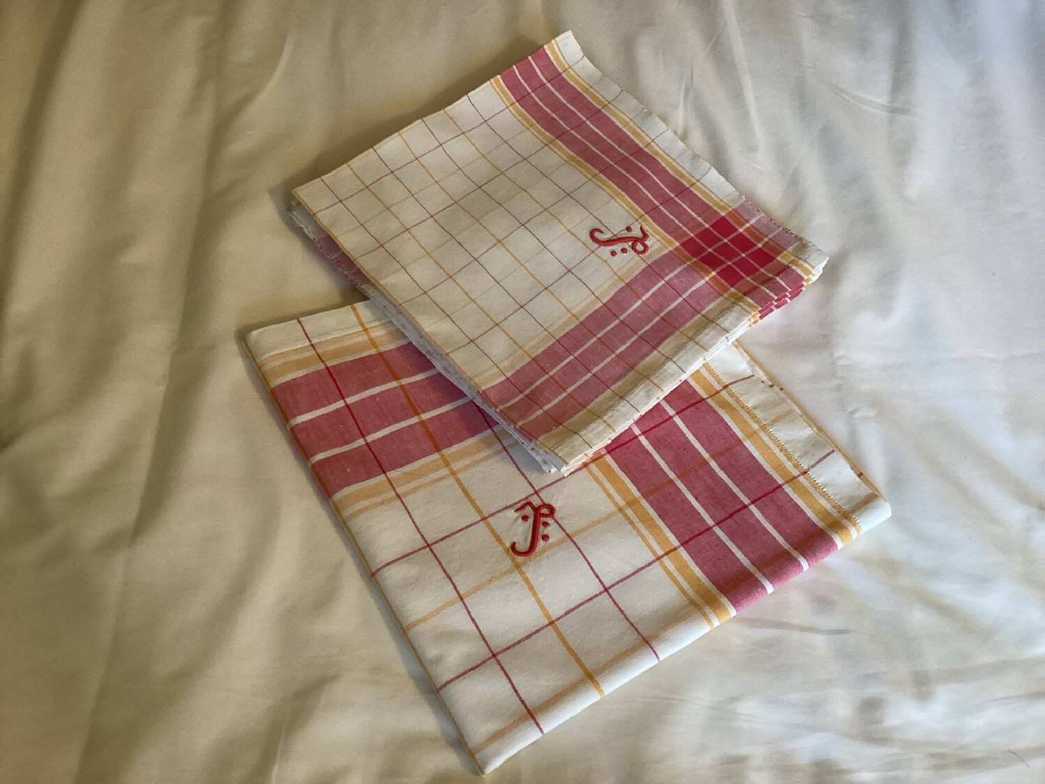 Tablecloth and 6 napkins - vintage