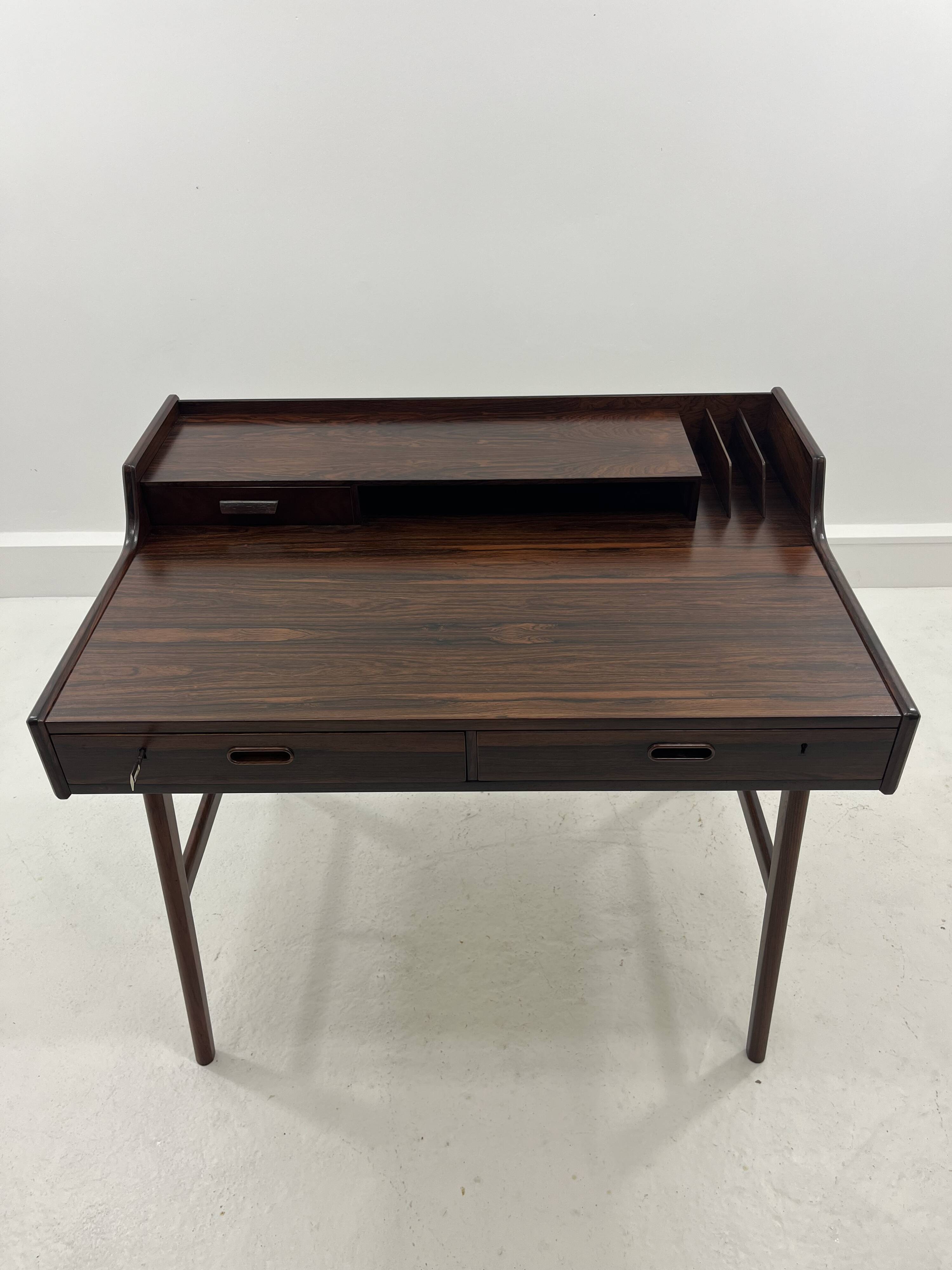 Bureau danois modèle 56 en palissandre par Arne Wahl Iversen pour Vinde Mobelfabrik