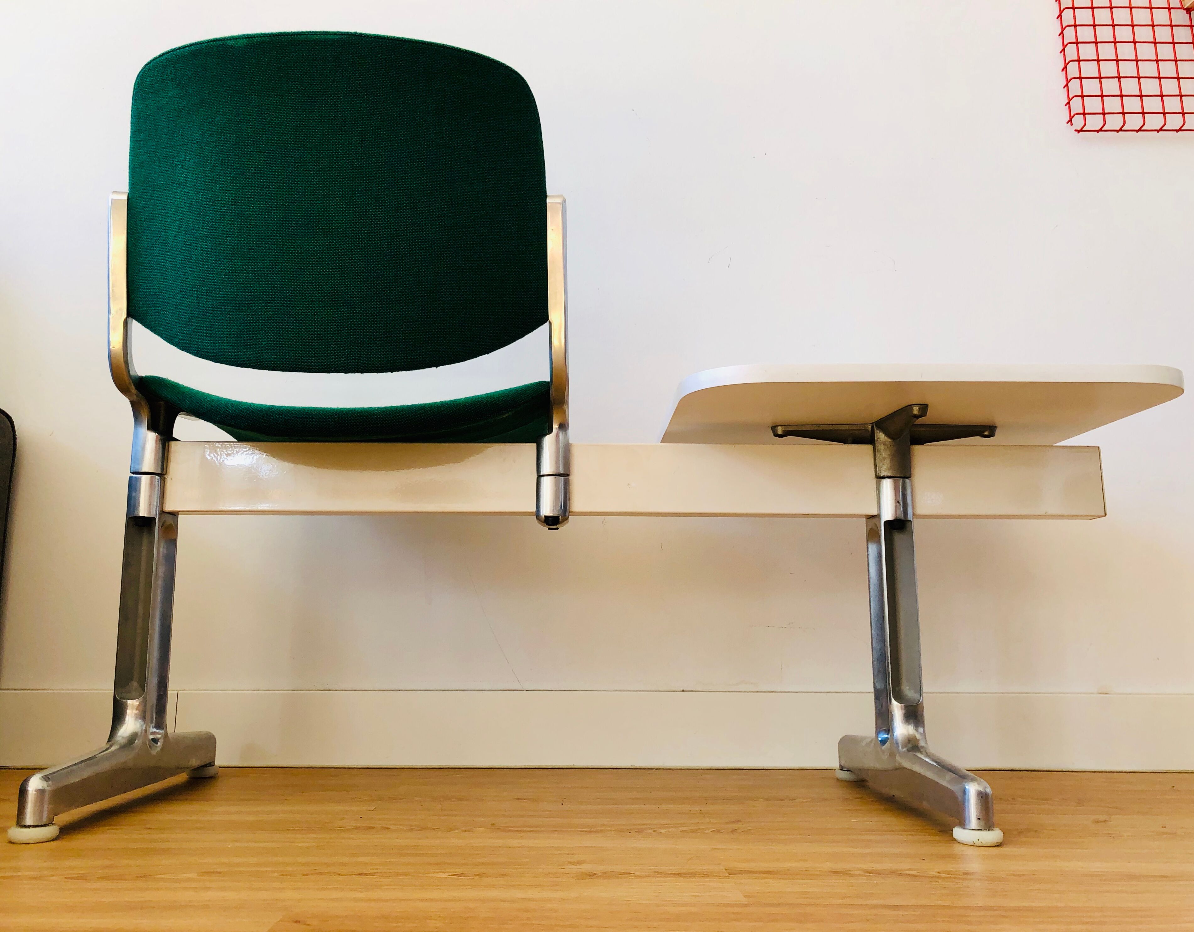 Fauteuil et tablette Castelli Anonima Giancarlo Piretti