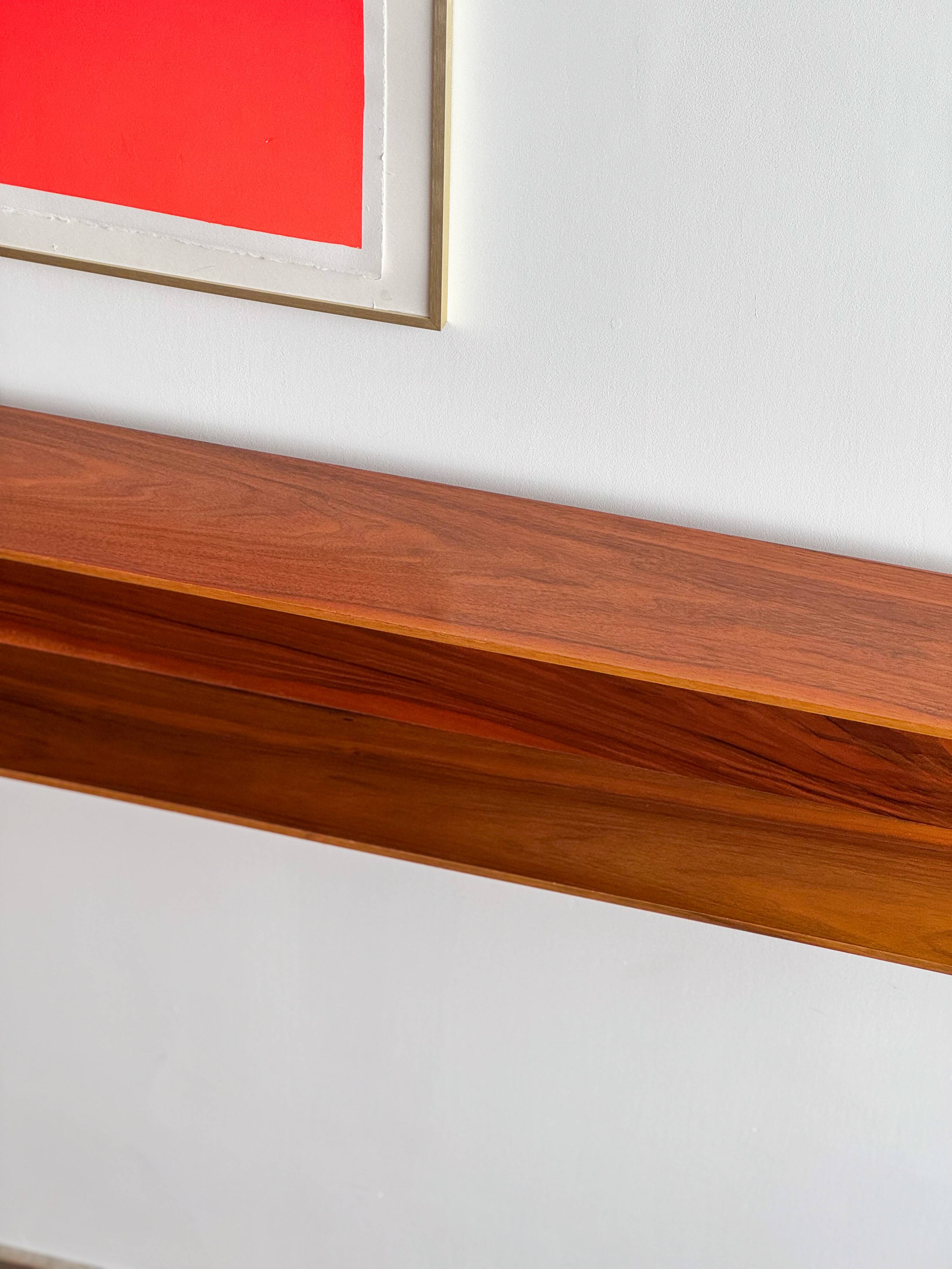 Étagère murale en noyer par Wilhelm Renz pour Walter Wirz, années 1960