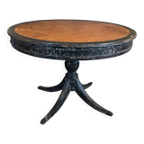 Pedestal table