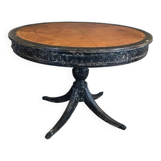 Pedestal table
