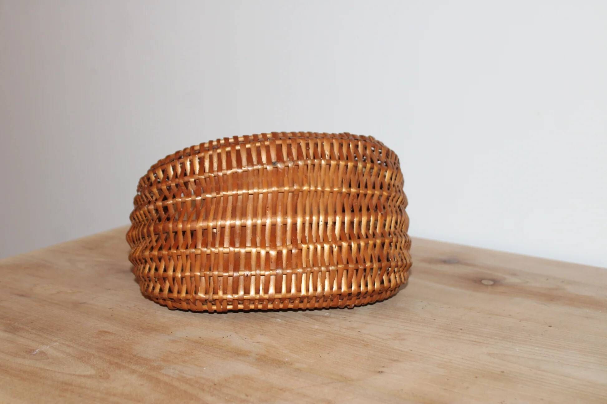 Petit panier vintage en osier tressé – Anse intégrée – Vannerie rétro