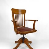 American swivel office armchair in oak, with leather seat, USA, Circa 1900