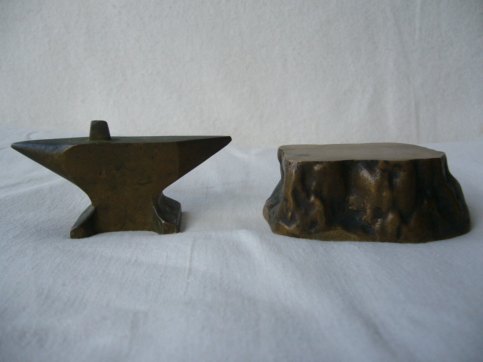 Bronze paper press anvil