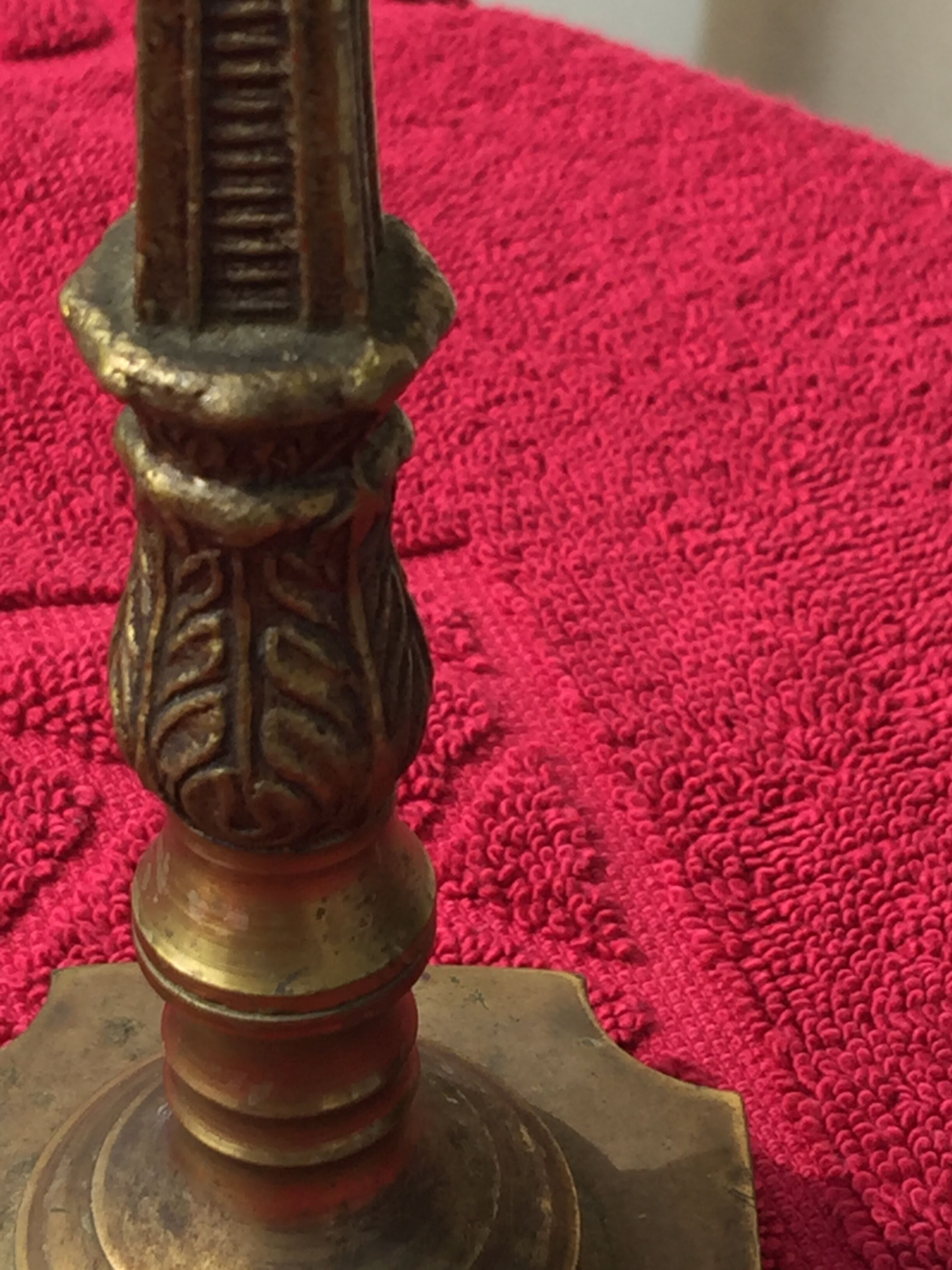 Chiseled copper lamp foot