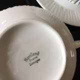 Lot 12 tea cups and saucers